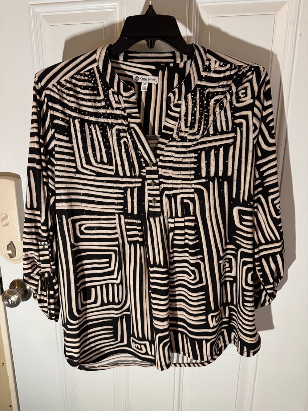 Kate Park Black & Cream Geometric Split-Neck Blouse